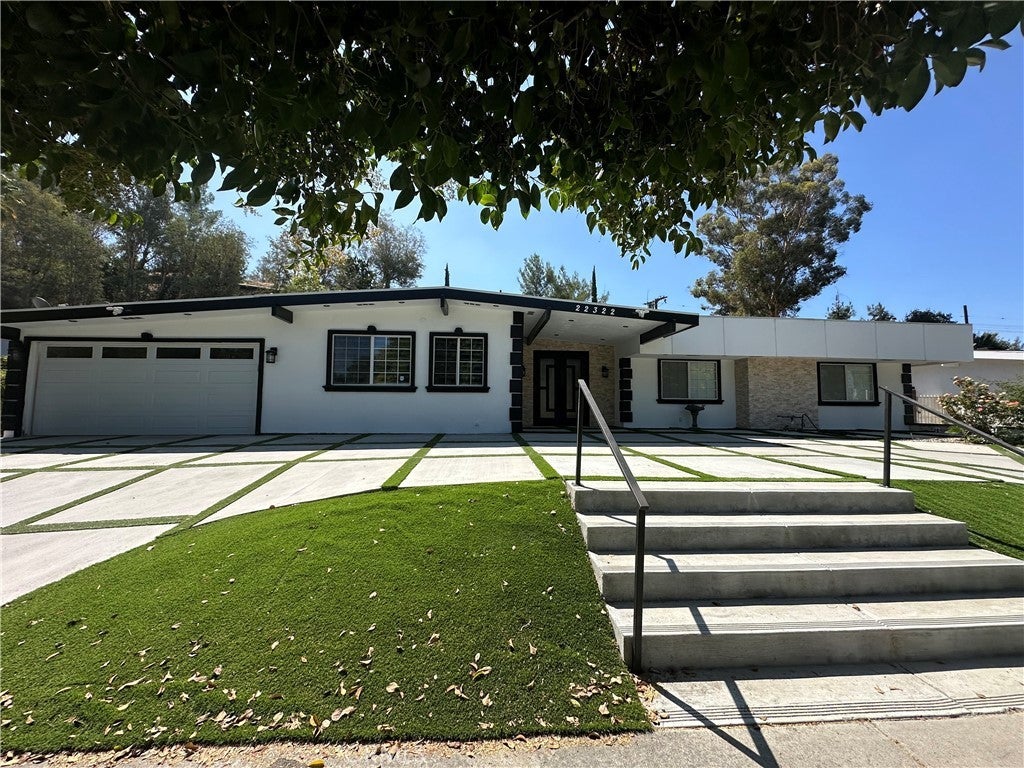 Photo of Listing #SR25083972