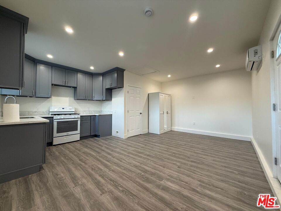 Photo of Listing #25526379