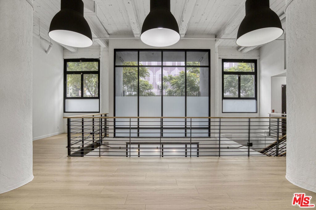 Photo of Listing #25526137