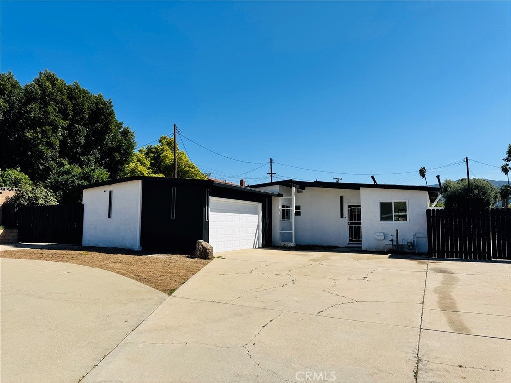 Photo of Listing #IV25083580