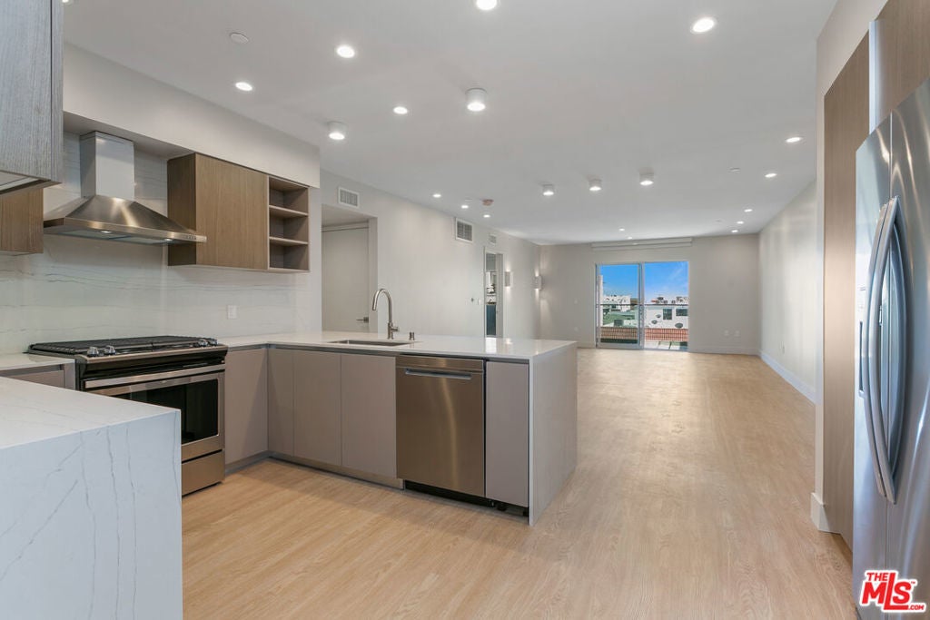 Photo of Listing #25526747