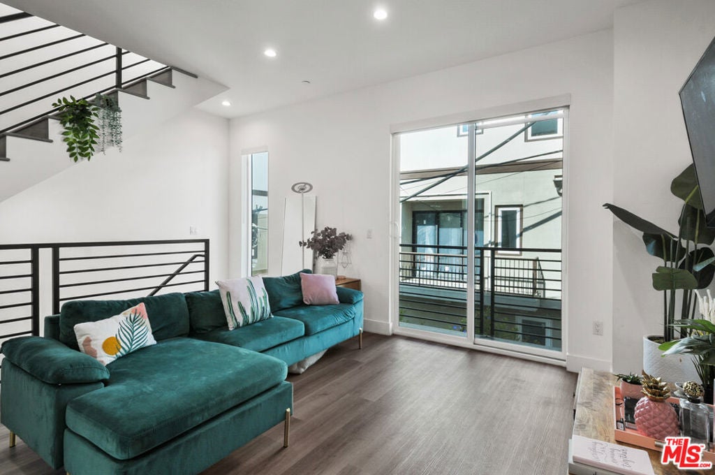 Photo of Listing #25526929