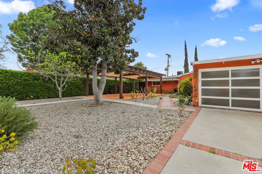 Photo of Listing #25526859