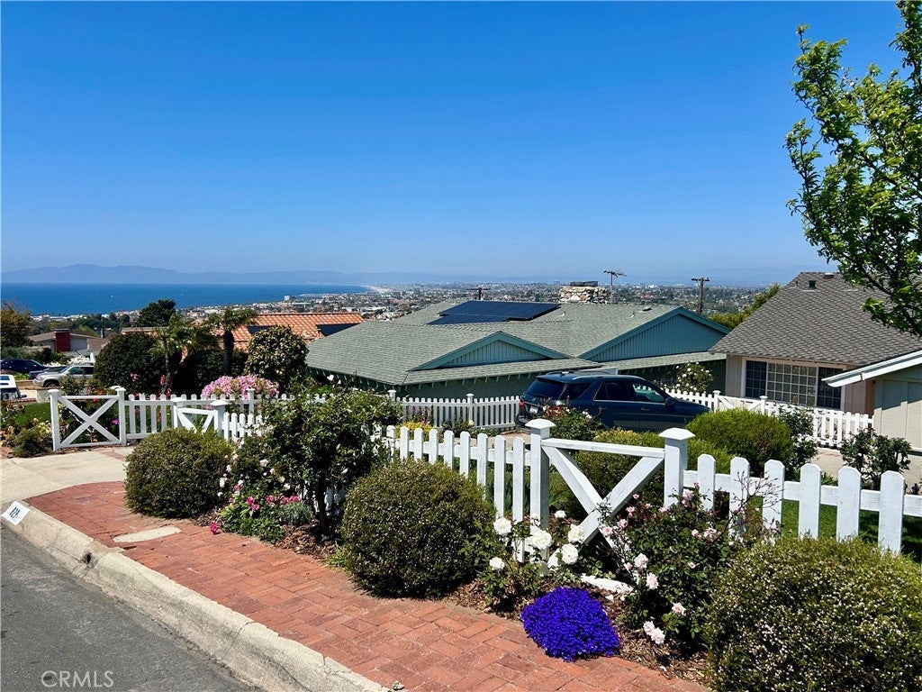 Photo of Listing #PV25085009