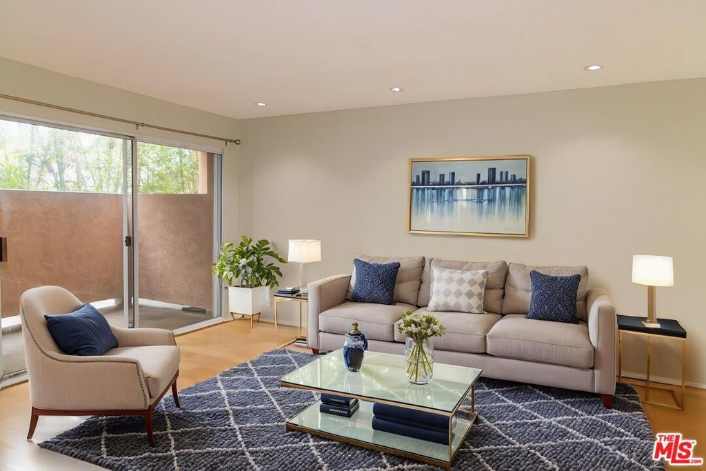 Photo of Listing #25527365