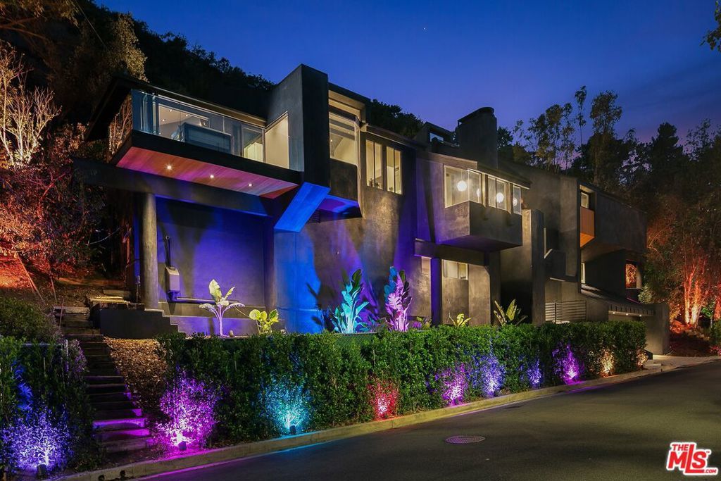 Photo of Listing #25527425