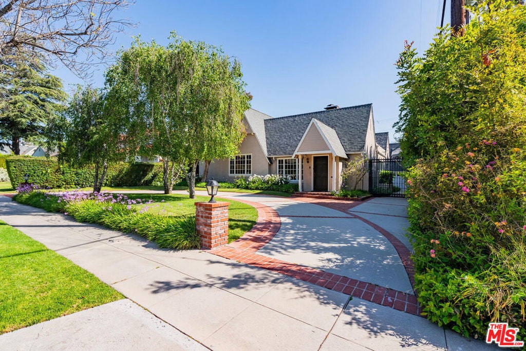 Photo of Listing #25527237