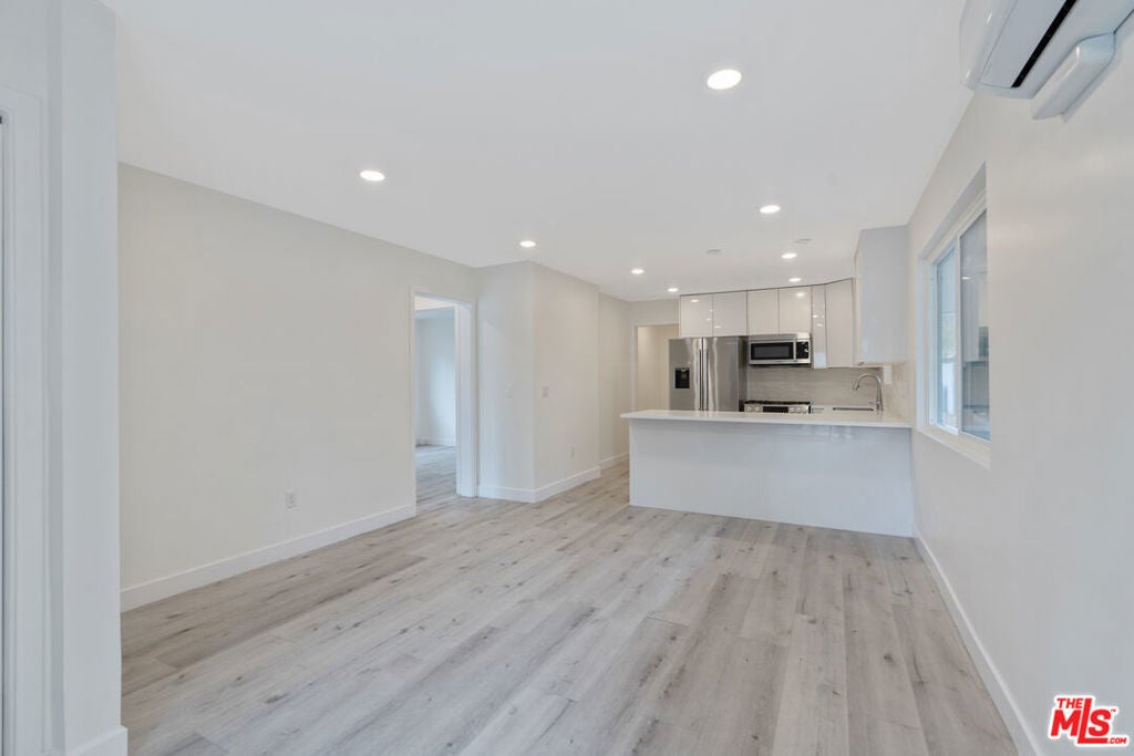 Photo of Listing #25525229