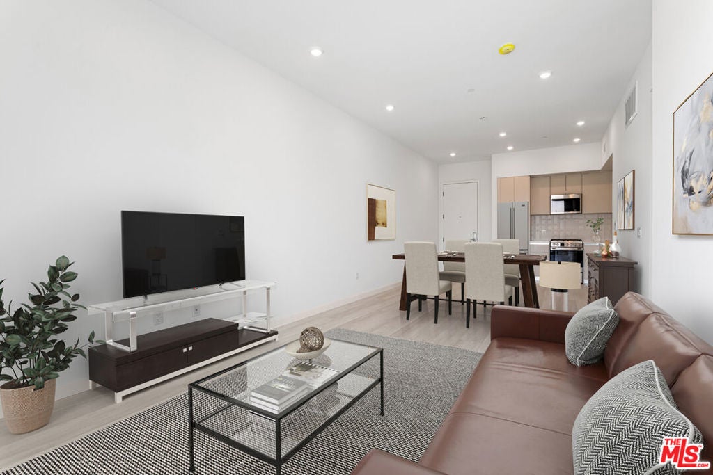 Photo of Listing #25527815