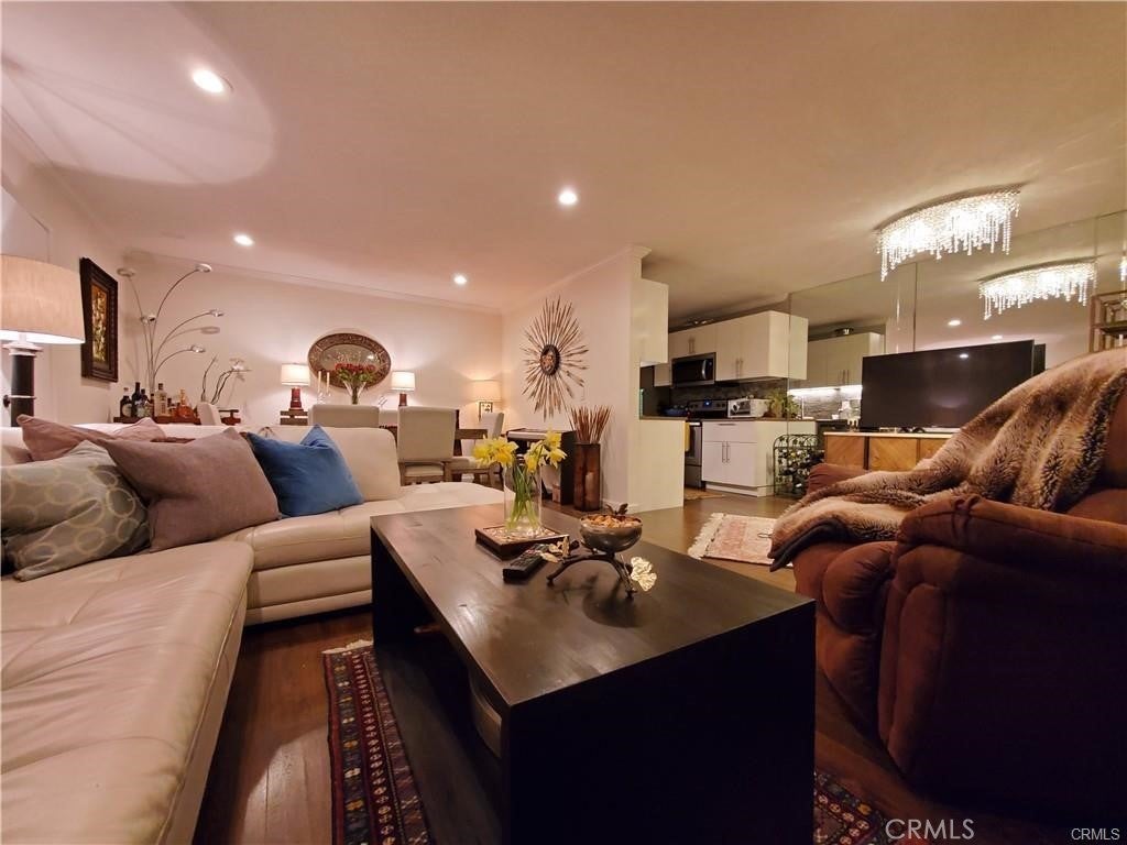 Photo of Listing #SB25087202