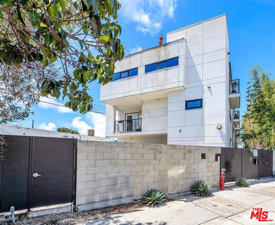 Photo of Listing #25527471