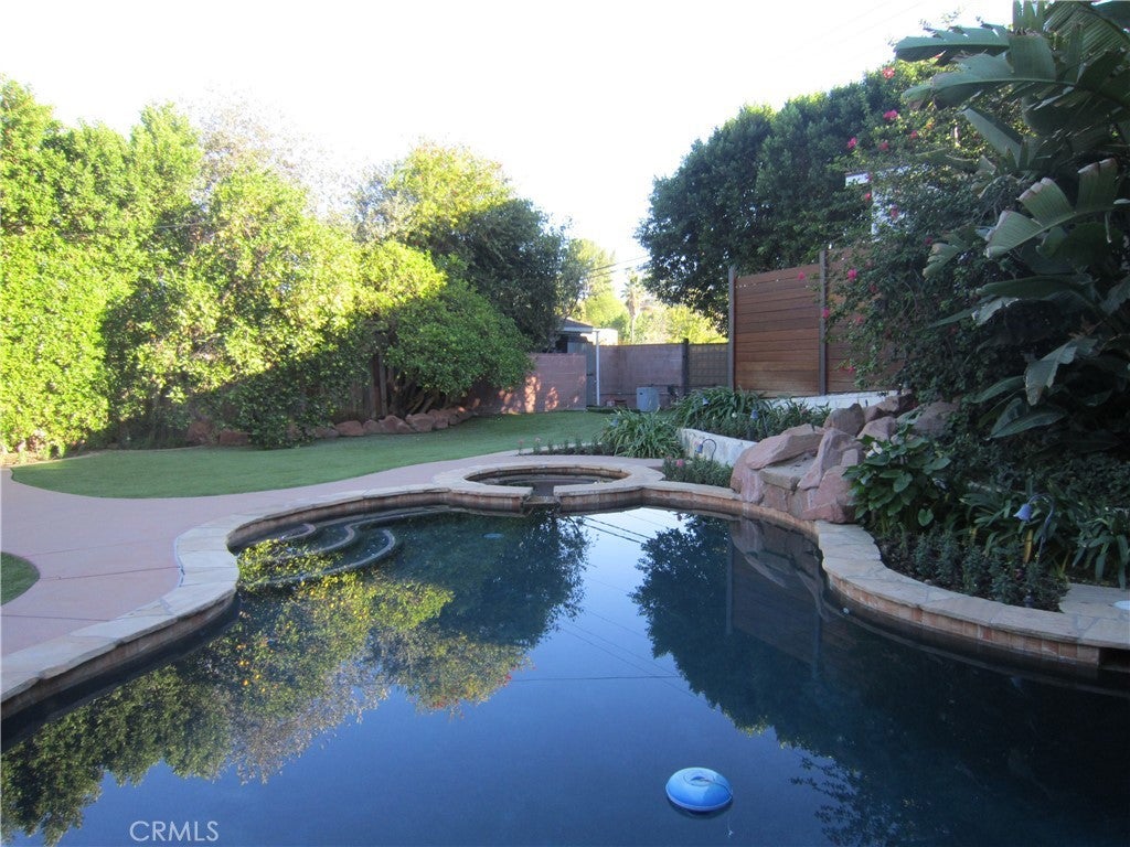 Photo of Listing #SR25087408