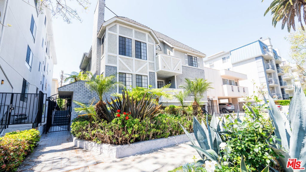 Photo of Listing #25527691