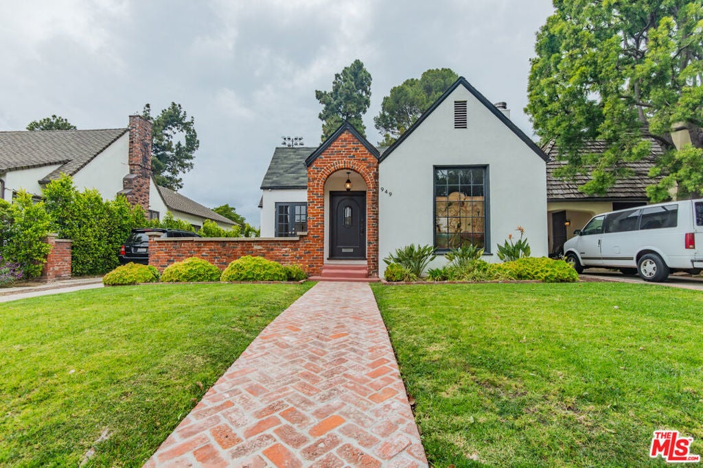 Photo of Listing #25528137