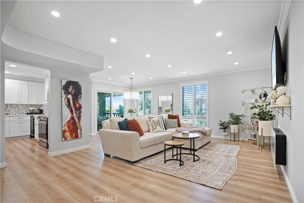 Photo of Listing #SR25087592