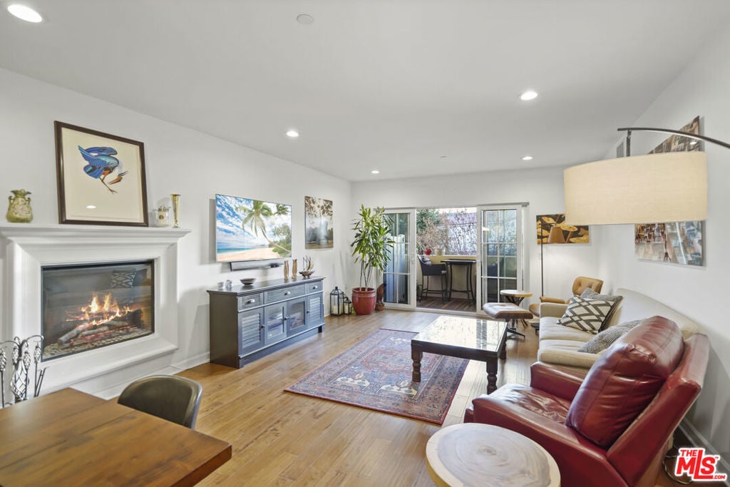 Photo of Listing #25528165