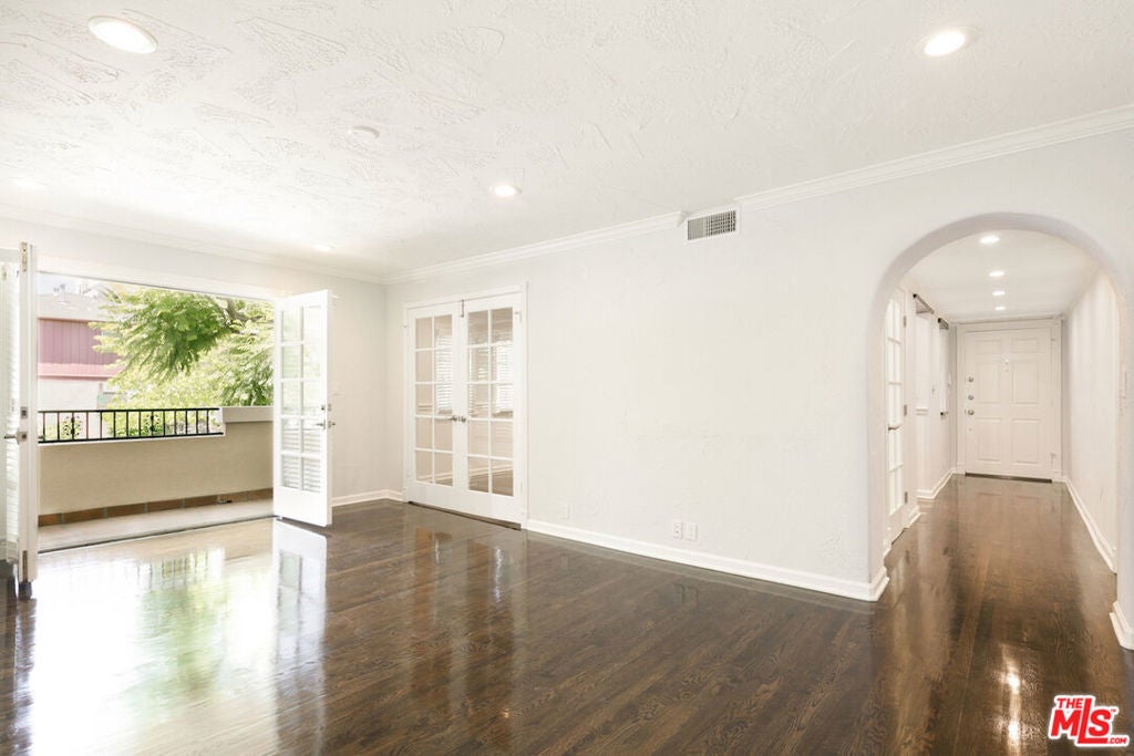 Photo of Listing #25524229