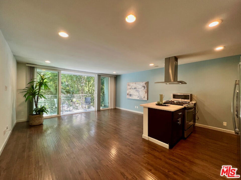 Photo of Listing #25527805