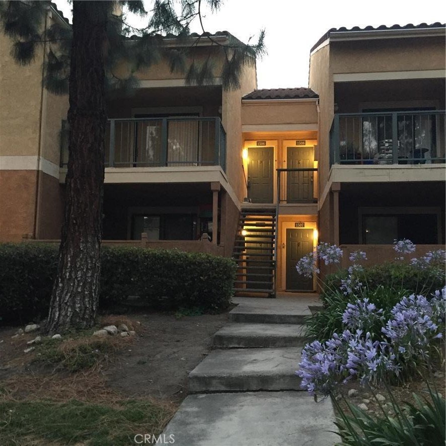 Photo of Listing #IV25088678