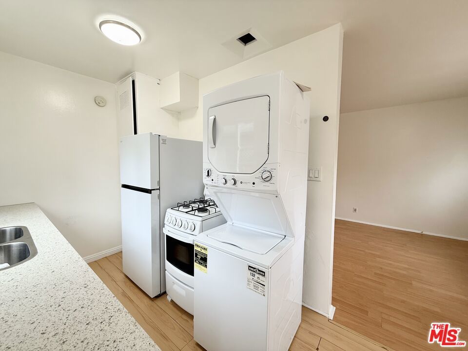 Photo of Listing #25528043