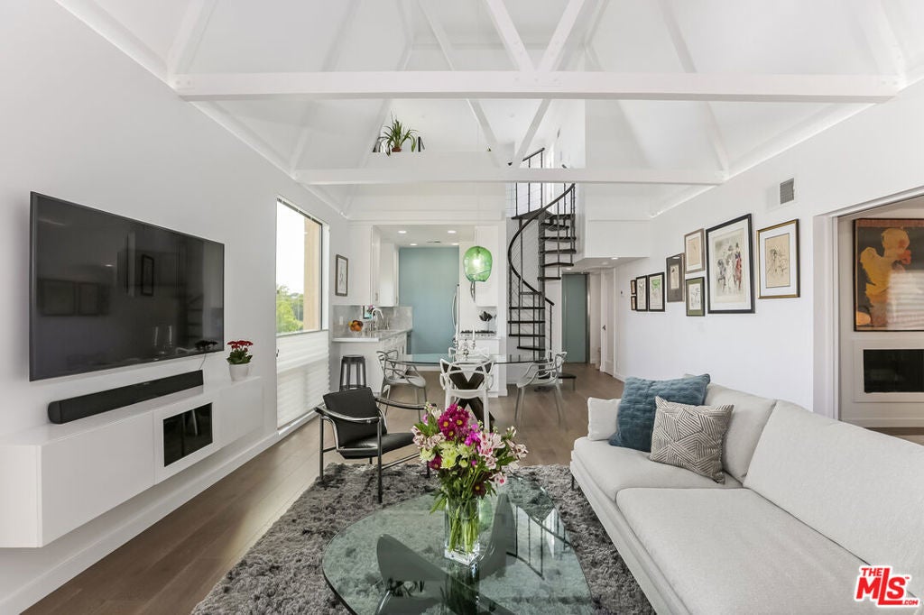 Photo of Listing #25529565