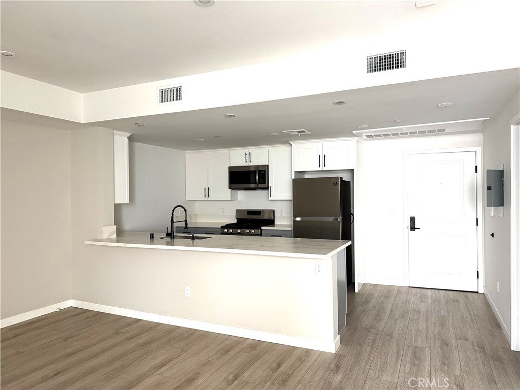 Photo of Listing #SR25090041