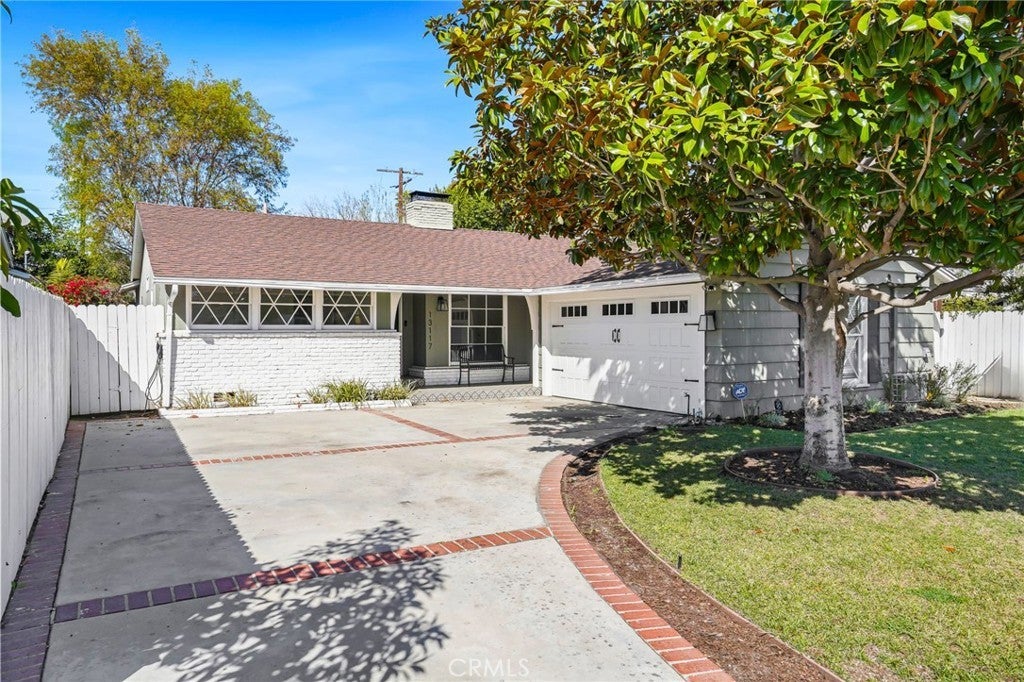 Photo of Listing #NP25089472