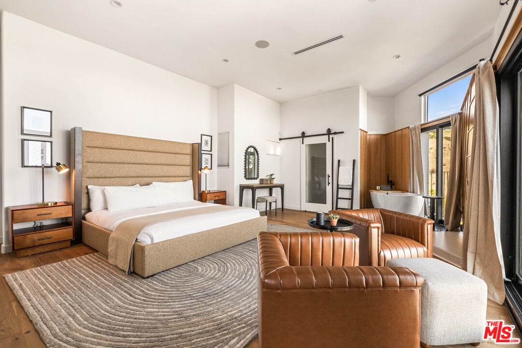 Photo of Listing #25530369