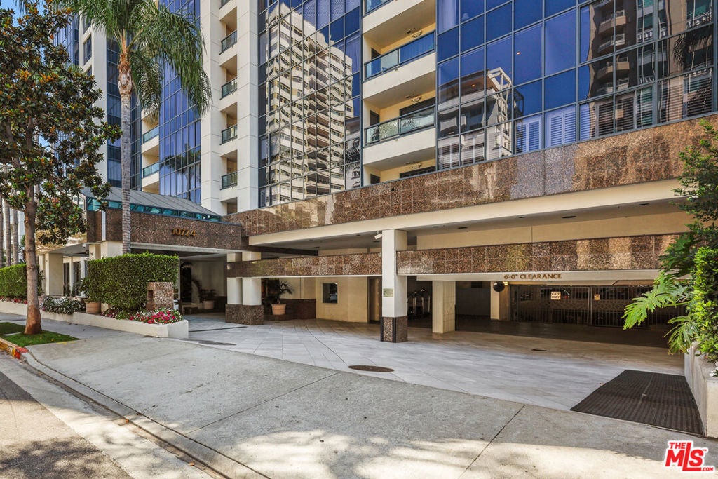 Photo of Listing #25530671