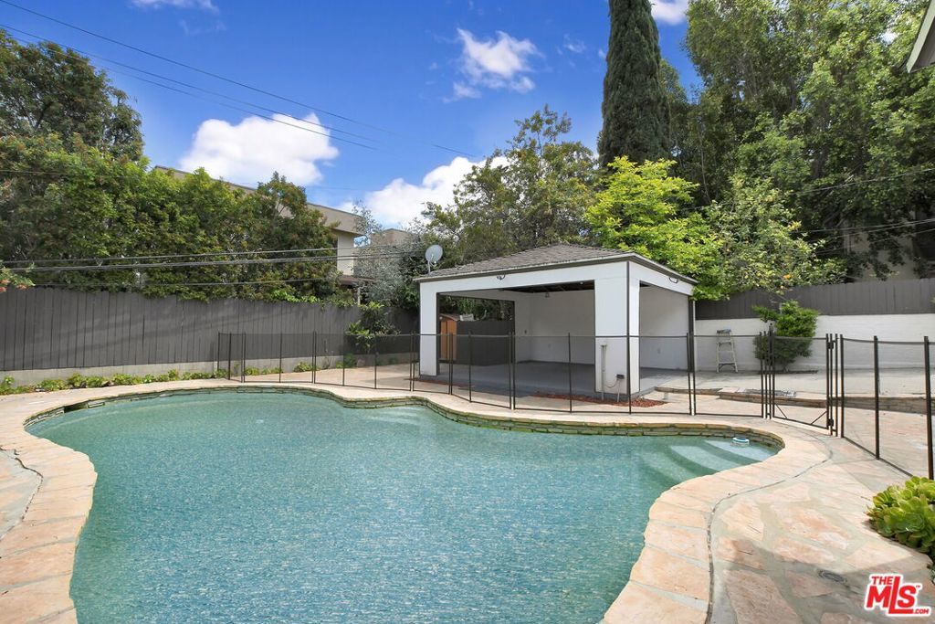 Photo of Listing #25527233