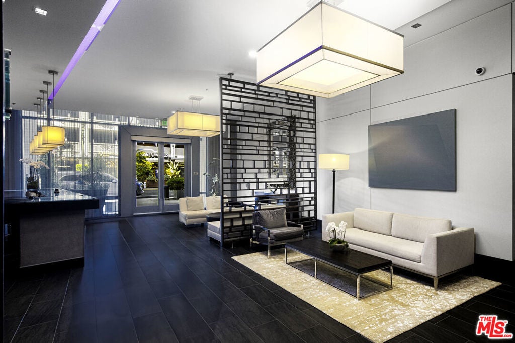 Photo of Listing #25530503