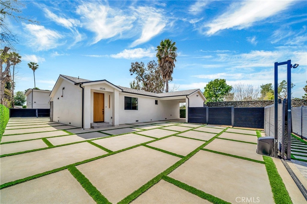 Photo of Listing #SR25090743