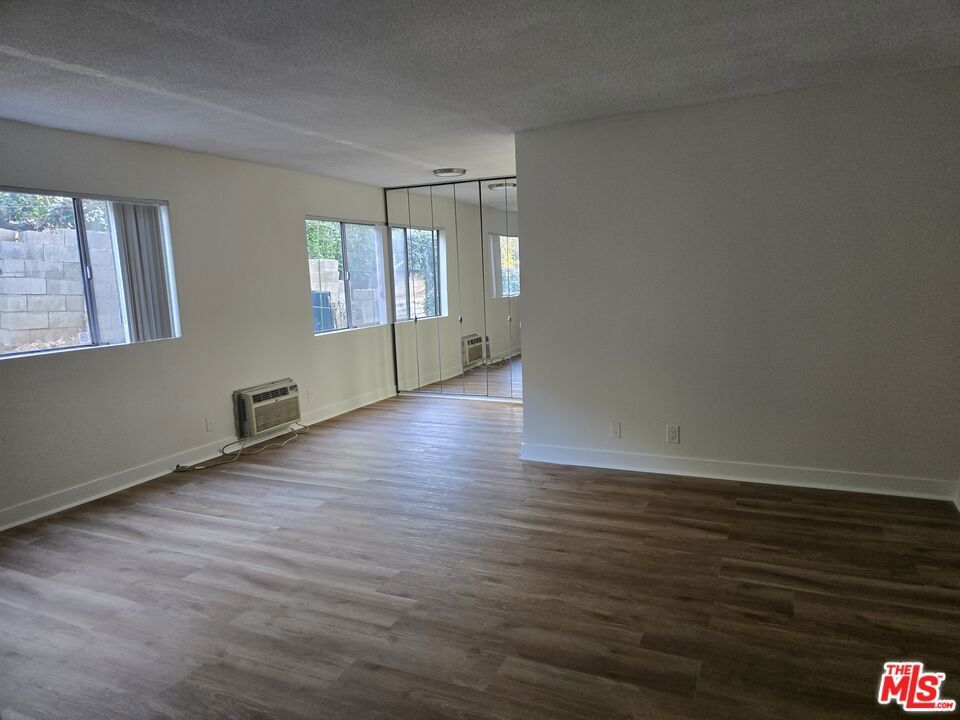 Photo of Listing #25531203