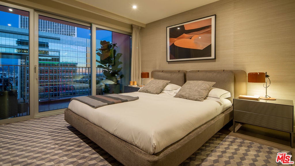 Photo of Listing #25526801