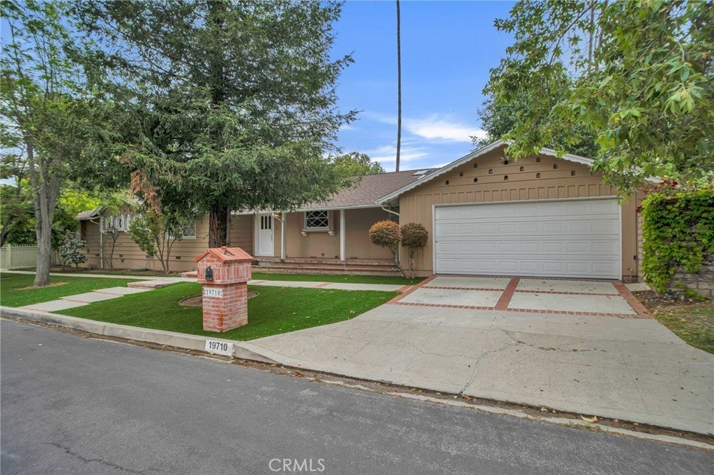 Photo of Listing #SR25093458