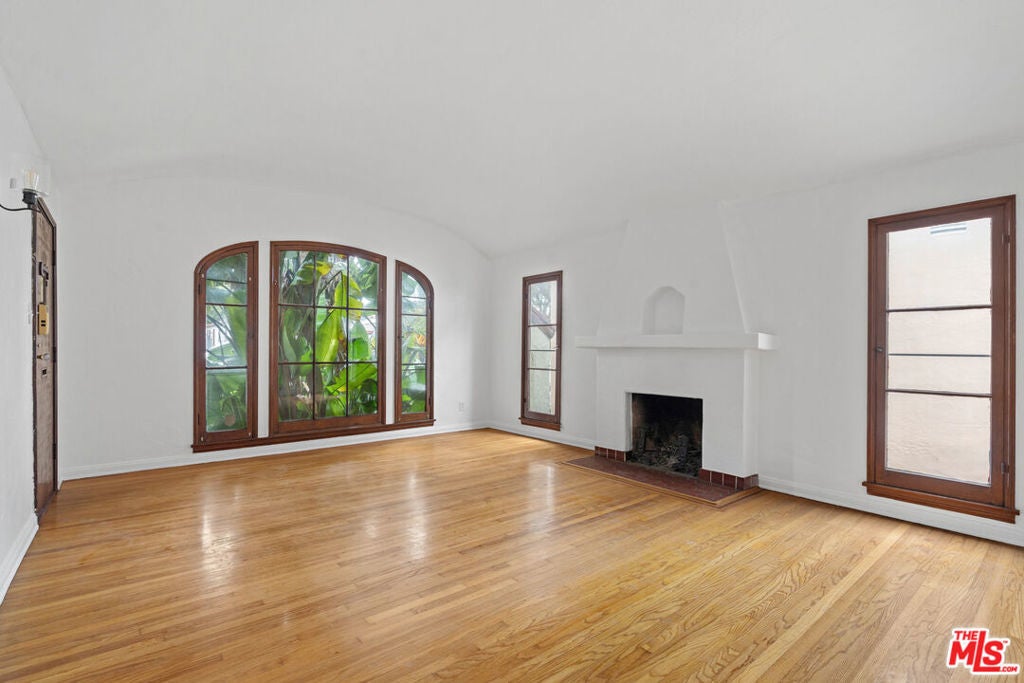 Photo of Listing #25529901