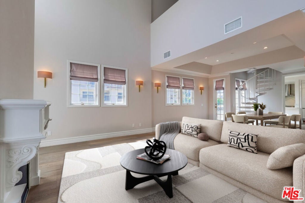 Photo of Listing #25531383