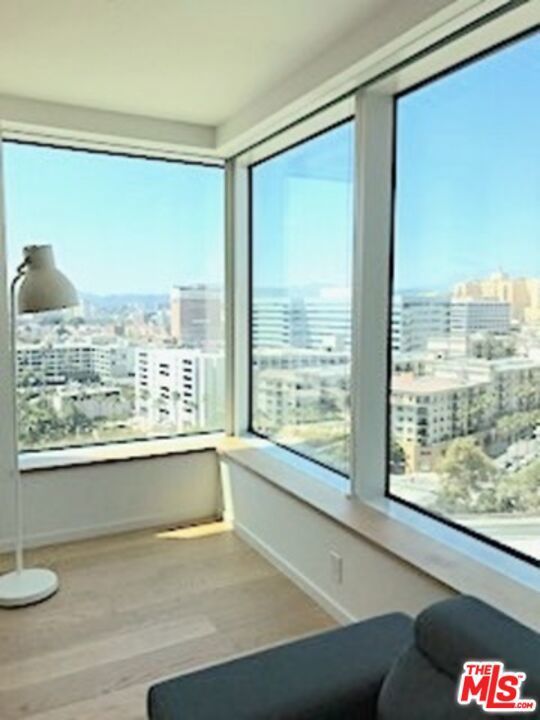 Photo of Listing #25527195