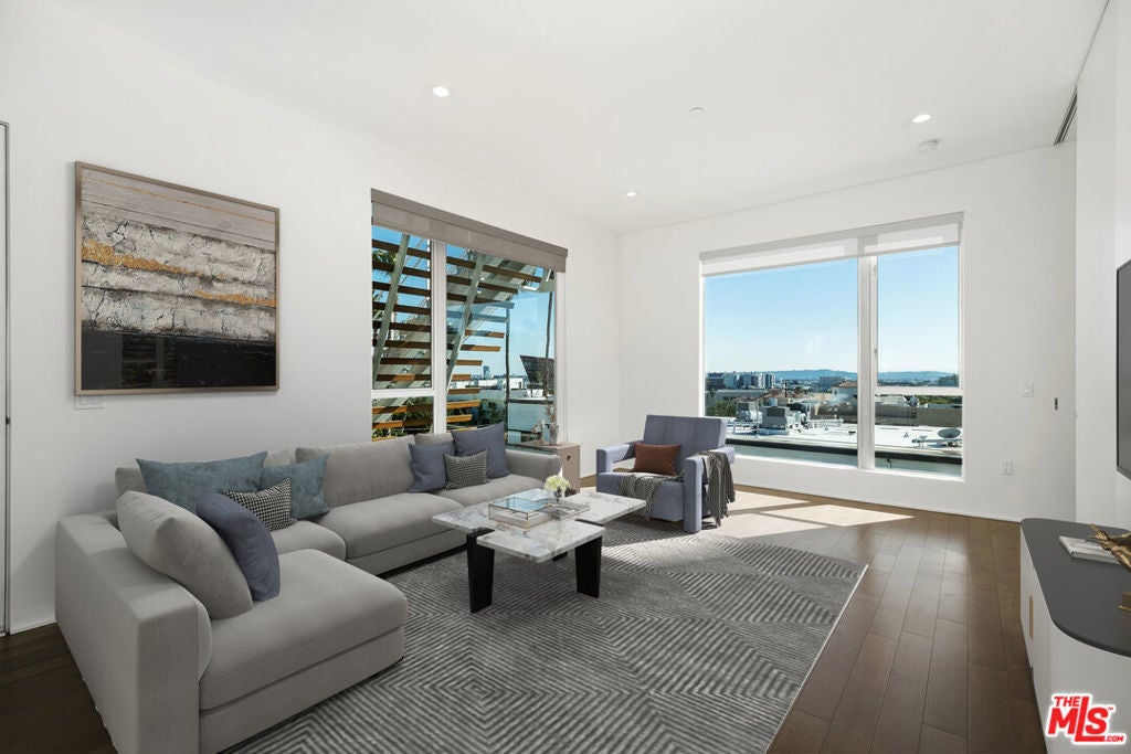 Photo of Listing #25526959