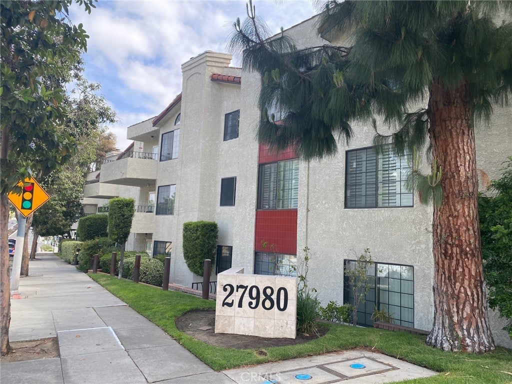 Photo of Listing #SB25094306