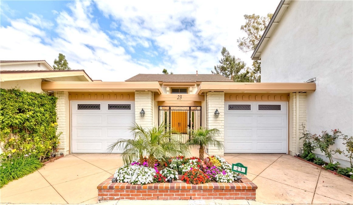 Photo of Listing #IV25094233