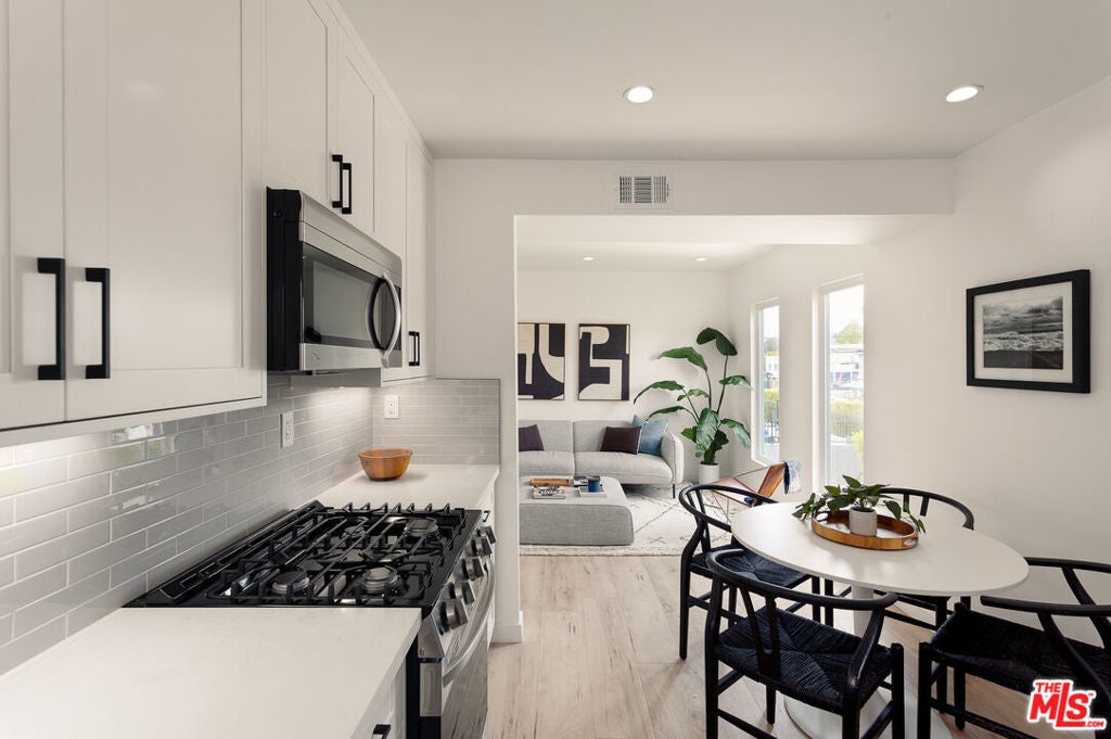 Photo of Listing #25530907