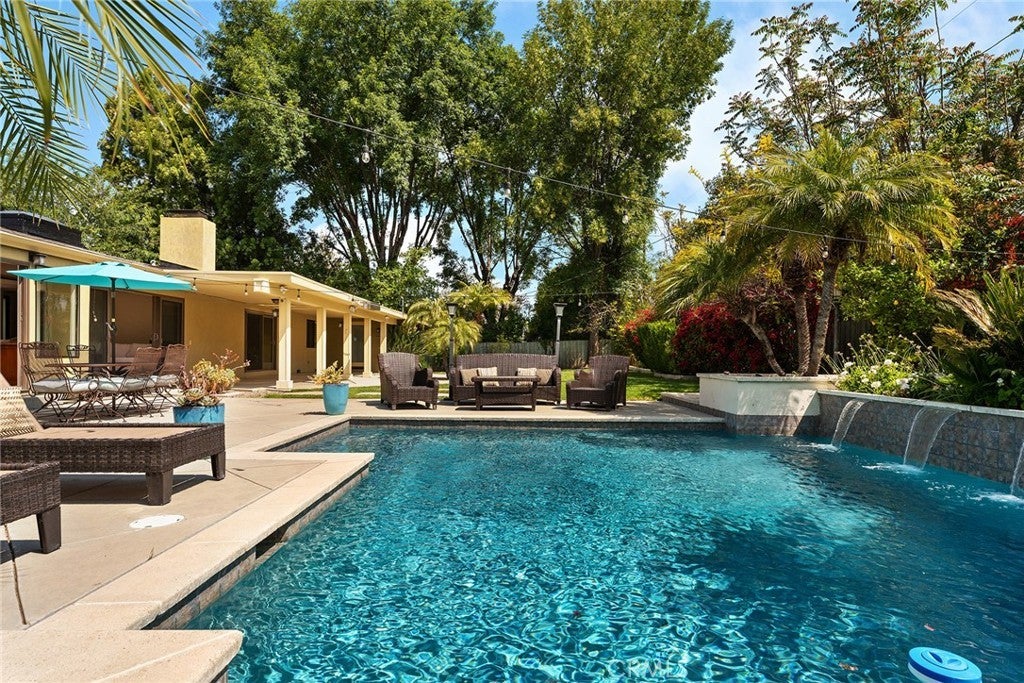 Photo of Listing #SR25093466