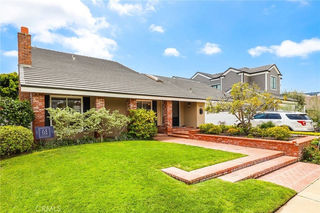 Photo of Listing #NP25093894