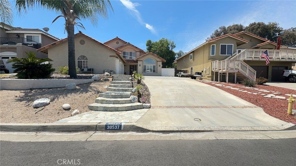 Photo of Listing #IV25095567