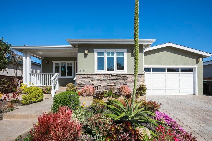 Photo of Listing #SB25095937