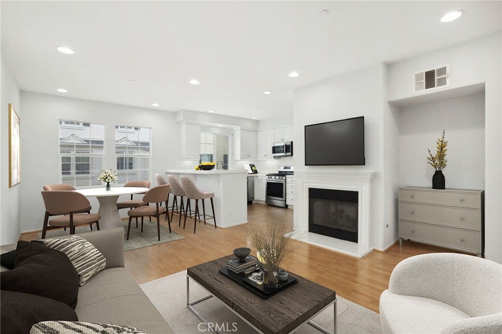 Photo of Listing #OC25095519