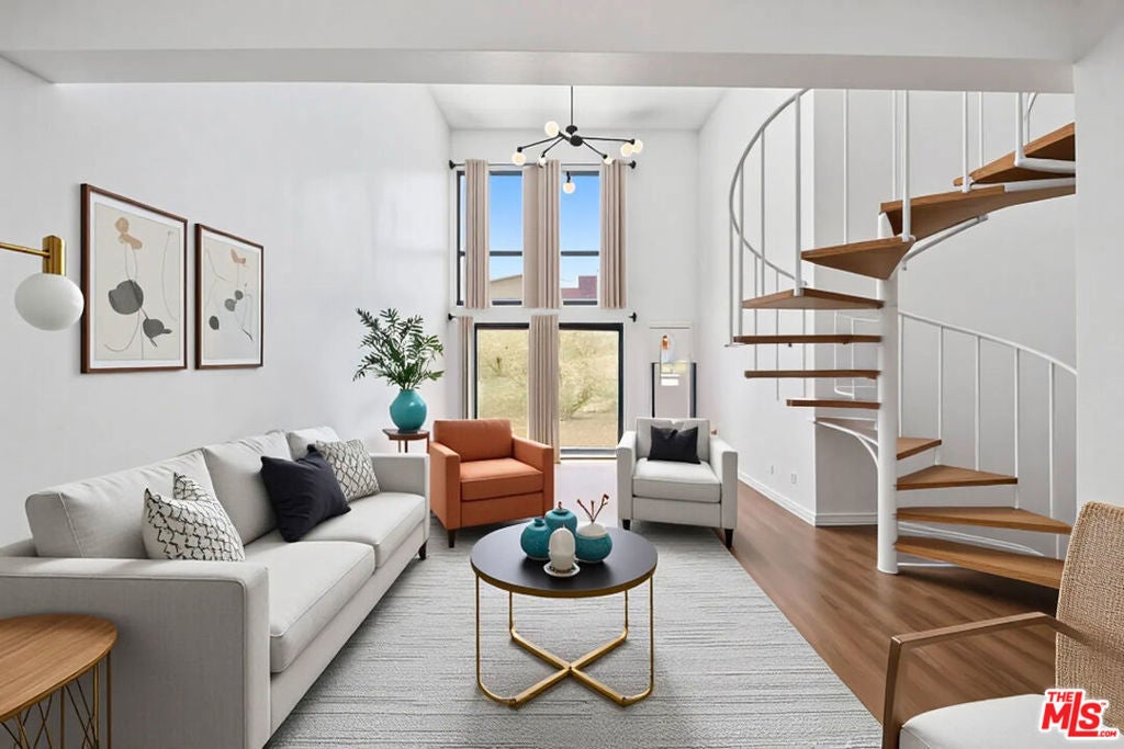 Photo of Listing #25533247