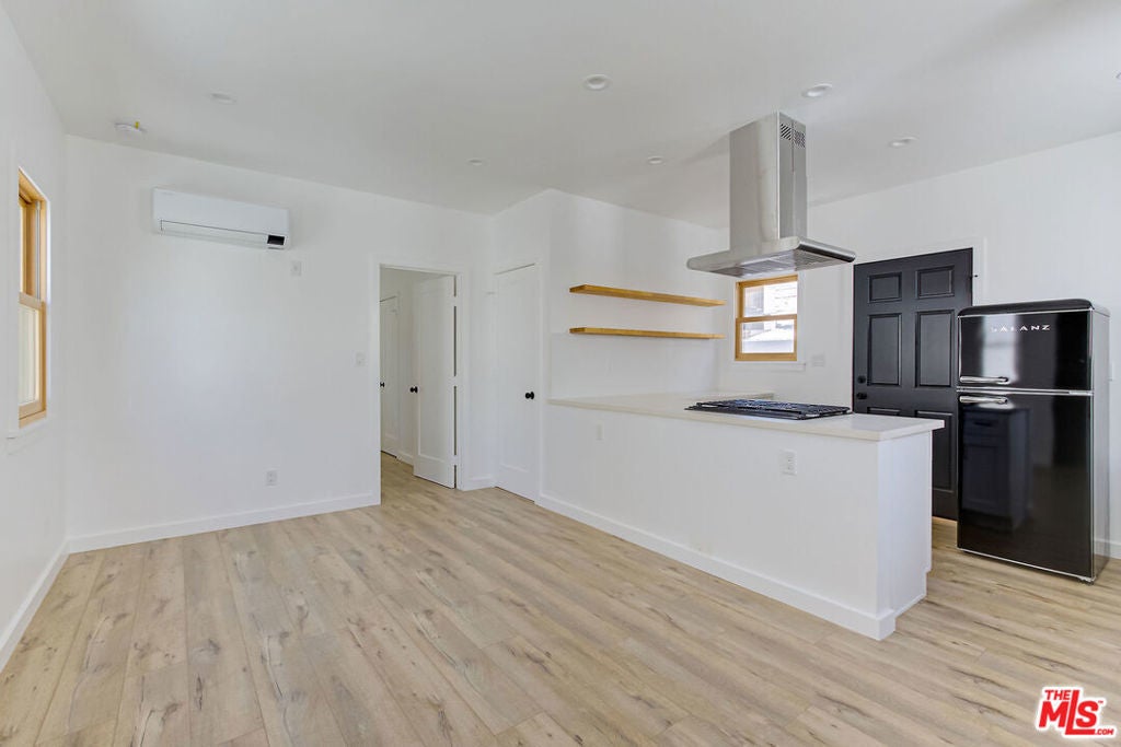 Photo of Listing #25533159