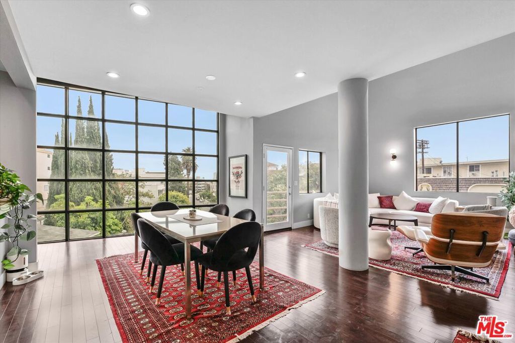 Photo of Listing #25533399